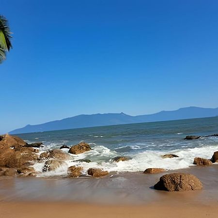 Chale Proximo A Praia Martim De Sa 卡拉瓜塔图巴 外观 照片